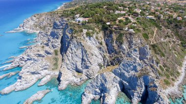 Okyanusu güzel Rock ek yükü havadan görünümü