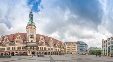 Leipzig, Almanya - Temmuz 2016: Panoramik şehir sokaklarını. Le