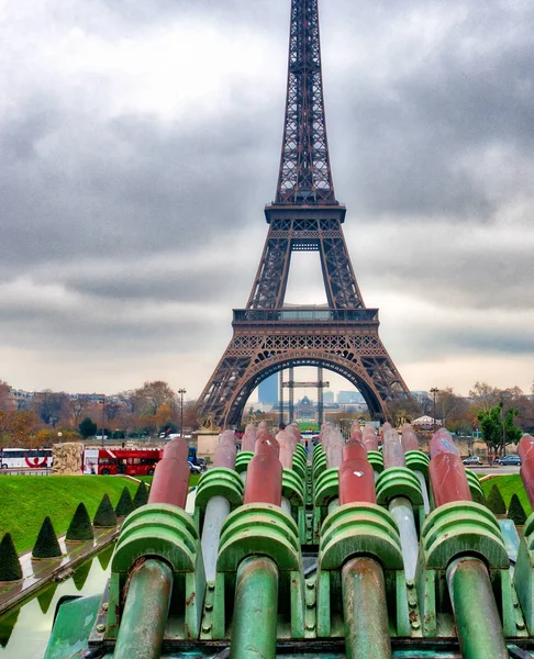 Eiffelova věž od zahrad Trocadero - Paříž, Francie — Stock fotografie