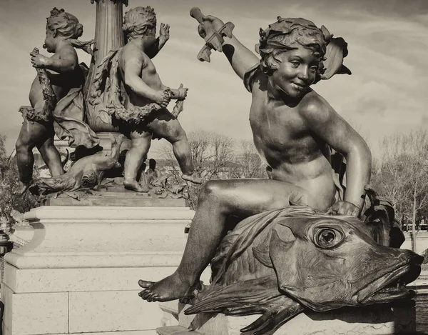 フランス「ポン Alexand パリ橋天使の彫像 — ストック写真