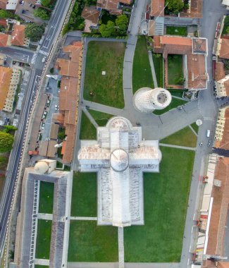 Katedral ve Pisa Kulesi. Üzerinde hava havai panoramik bir