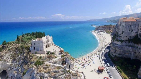 Luchtfoto van Tropea kust in Calabrië, Italië — Stockfoto