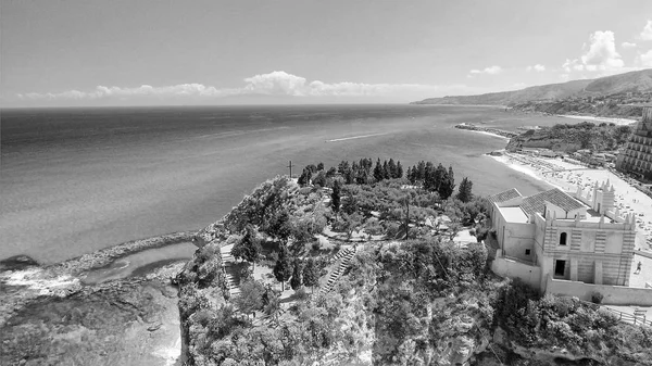 Flygfoto över Tropea kusten i Kalabrien, Italien — Stockfoto