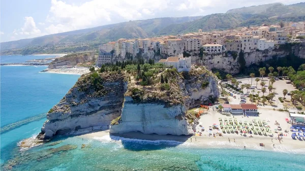 Luchtfoto van Tropea kust in Calabrië, Italië — Stockfoto