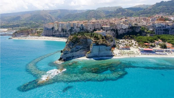 イタリア カラブリア州のトロペアにある海岸線の空中写真 — ストック写真