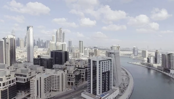 DUBAI - DEZEMBRO 2016: Vista aérea dos arranha-céus da cidade. Dubai em — Fotografia de Stock