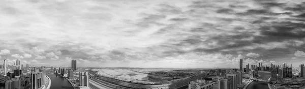 Centrum Dubaje a řeka, letecký panoramatický pohled — Stock fotografie