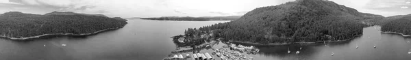 Вид с воздуха на залив Генуя, остров Ванкувер, Британская Колумбия - Канада — стоковое фото
