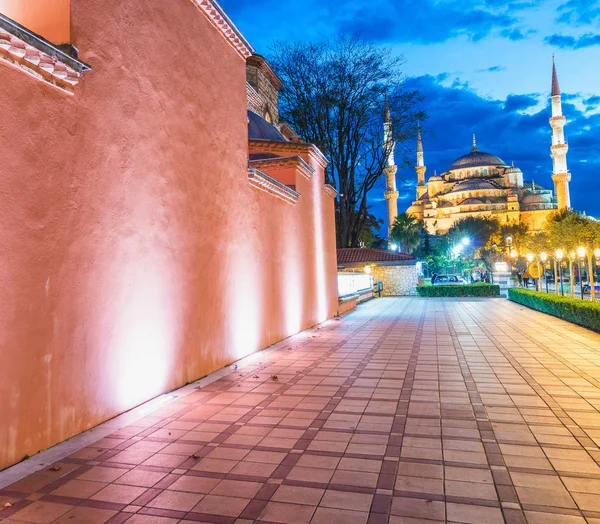 Blå moskén på natten, Istanbul, Turkiet — Stockfoto