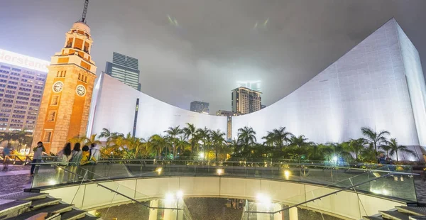 Hong kong - april 2014: wunderschöne Wolkenkratzer der Stadt — Stockfoto