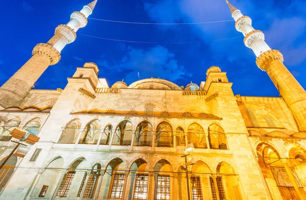 Blå moskén på natten, Istanbul, Turkiet — Stockfoto