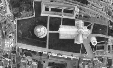 Meydanı çevreleyen şehir manzarası ile mucizeler Pisa. Hava