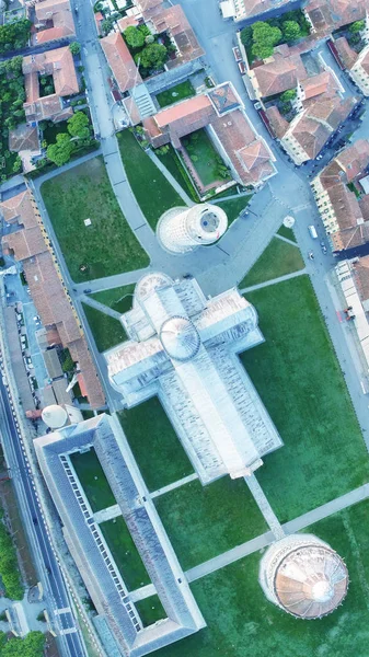 Veduta aerea panoramica di Piazza dei Miracoli a Pisa — Foto Stock