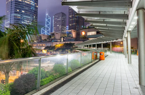 Ciudad moderna skyline por la noche, Hong Kong —  Fotos de Stock