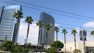 San Diego, Kaliforniya, ABD - Temmuz 2017: şehir trafik ve gökdelenler şehir manzarası