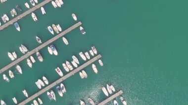 bağlantı noktası video yerleşik teknelerin havai görünümü 