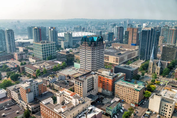 从城市天台鸟瞰温哥华市中心天际线 — 图库照片