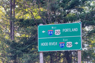 Columbia river gorge, Oregon boyunca yol işaretleri