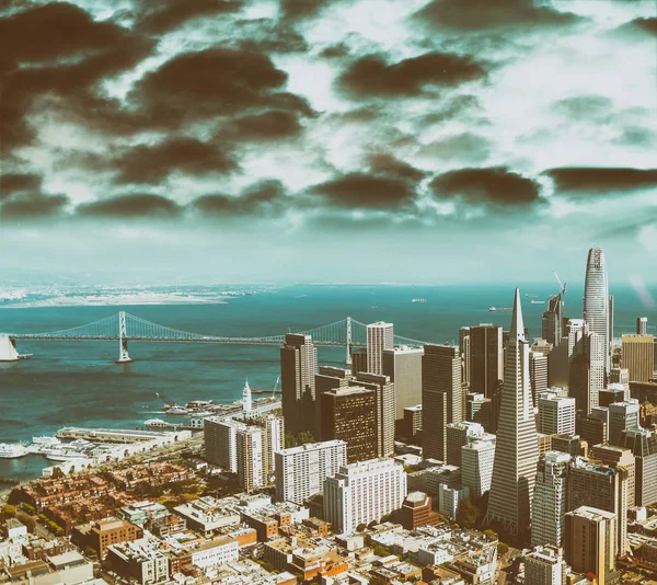 Aerial view of San Francisco skyline on a beautiful sunny summer — Stock Photo, Image