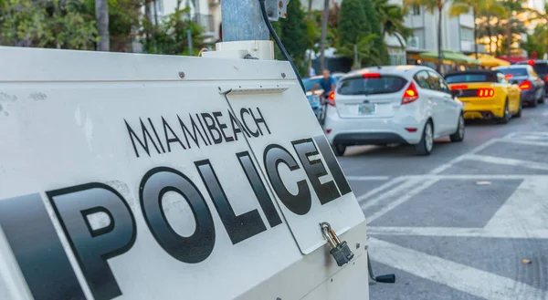 迈阿密-2016年2月: 警察车在迈阿密海滩。警察巡逻 — 图库照片