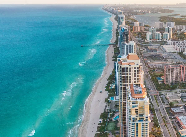 Increíble vista aérea al atardecer del horizonte de Miami Beach, Florida —  Fotos de Stock
