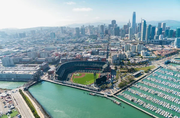 San Francisco manzarası havadan görünümü güzel bir güneşli yaz