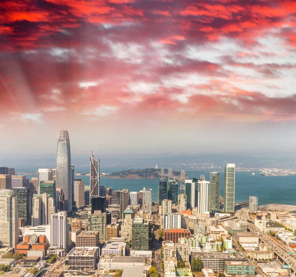 Luchtfoto van San Francisco skyline op een mooie zonnige zomer — Stockfoto