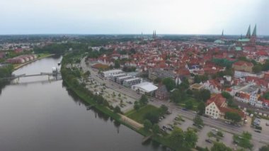 Lubeck, Almanya, video şaşırtıcı antik mimarisinin havadan görünümü