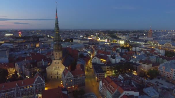 Luchtfoto Avonds Uitzicht Riga Letland Met Prachtige Historische Gebouwen Video — Stockvideo