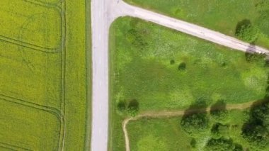 Ek yükü hava Panoramik dağ çayırları yaz denize