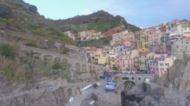 Manarola harika panoramik hava görünümünü, beş topraklar, İtalya, video 