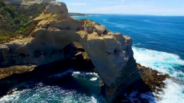 Bağlantı noktası Campbell, Victoria, Avustralya, Video'nun büyük okyanus yol şeridinin panoramik havadan görünümü 