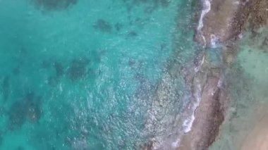 Muhteşem sahil Praslin Adası, Seyşel Adaları'nda. Video