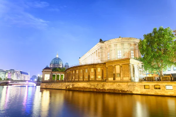 Krásná Noční Pohled Berlínské Katedrály Muzea Vnitrozemí Podél Řeky Sprévy — Stock fotografie