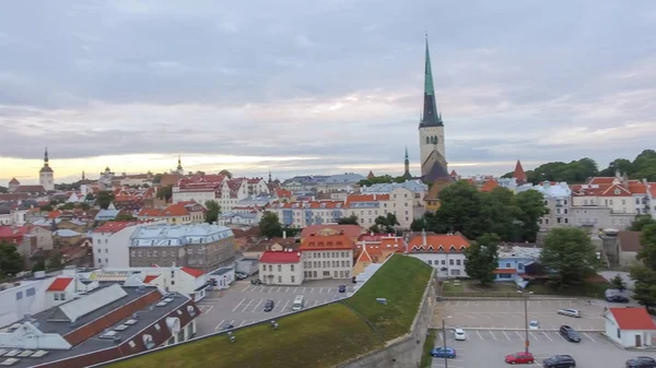 Piękny Widok Lotu Ptaka Panoramę Tallin Zachodzie Słońca Estonia — Zdjęcie stockowe