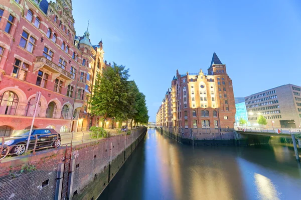 Gyönyörű Utcáin Hafencity Kerület Napnyugtakor Hamburg — Stock Fotó