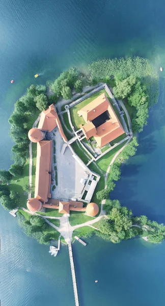 特拉凯城堡从空气 向下空中视图 — 图库照片