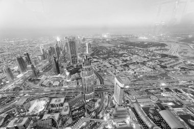 Şehir hava görünümünü dubai gece.