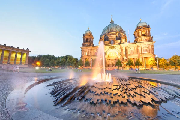 Zonsondergang Van Berliner Dom Met Fontein Voorgrond Kathedraal Van Stad — Stockfoto