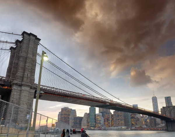 Cores Pôr Sol Brooklyn Bridge Lower Manhattan Nova York — Fotografia de Stock