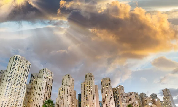 Dubai Marina Skyline Por Noche Visto Desde Paseo Marítimo —  Fotos de Stock