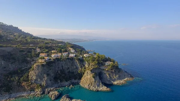 カラブリア州イタリア空撮のカミリアカスティロスの美しい海岸 — ストック写真