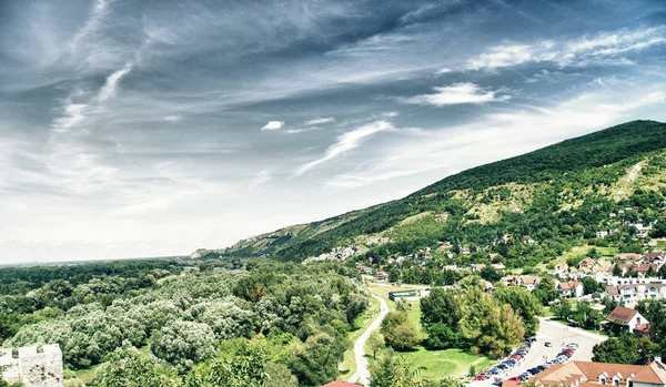 夏のシーズン スロバキア ブラチスラバのアーキテクチャ — ストック写真