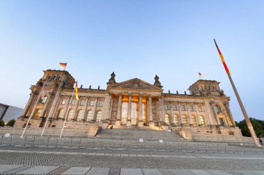 Geceleri, Almanya Berlin'de bina Reichstag.
