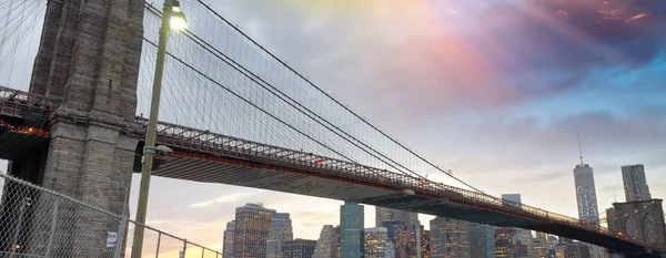 Brooklyn Bridge Und Downtown Manhattan Bei Untergang New York City — Stockfoto