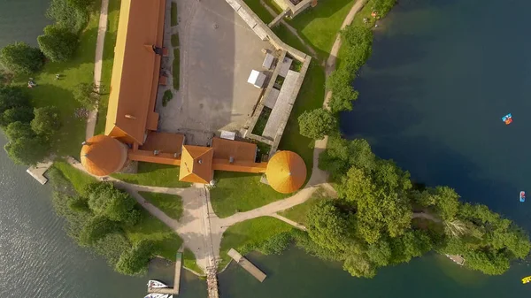 Fejük Fölött Légi Felvétel Litvánia Trakai Castle — Stock Fotó