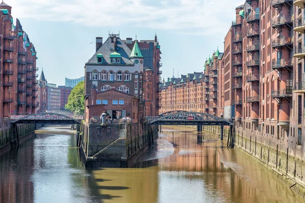 Hamburg Niemcy Lipca 2016 Słynnego Zamku Wodzie Speicherstadt Hamburg Przyciąga — Zdjęcie stockowe