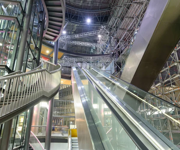 Rolltreppen Und Treppen Einem Einkaufszentrum Geschäftskonzept — Stockfoto