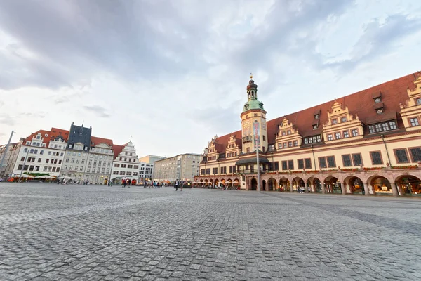 Leipzig Deutschland Juli 2016 Touristen Besuchen Den Marktplatz Bei Untergang — Stockfoto