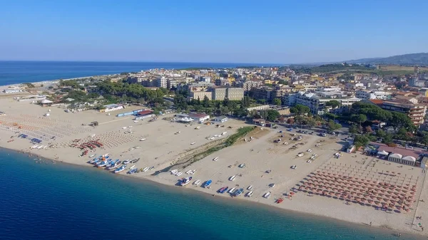 Krásný Letecký Pohled Soverato Pobřeží Pláží Létě Kalábrie Itálie — Stock fotografie